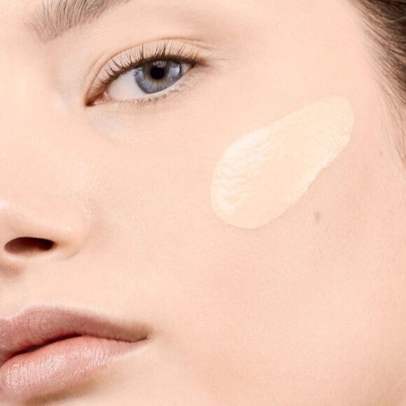 NIB- YVES SAINT LAURENT ALL HOURS FOUNDATION: SHADE IS LIGHT WARM 8 - Picture 2 of 9